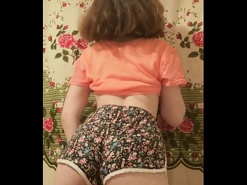 ❤️ Nwa ọhụrụ sexy na-eyipụ uwe mkpirisi ya na igwefoto ❌ Anal porn ❌️